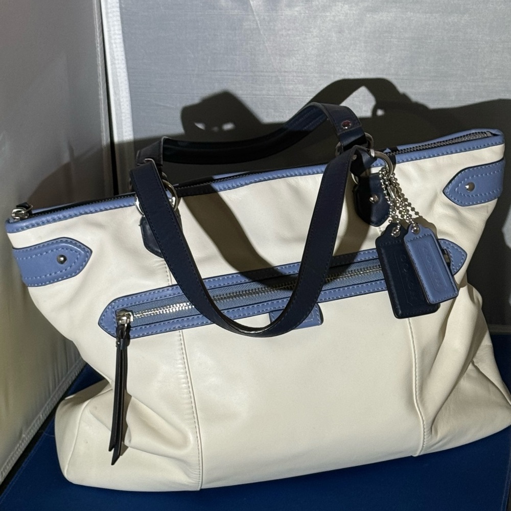 COACH purse. NWT